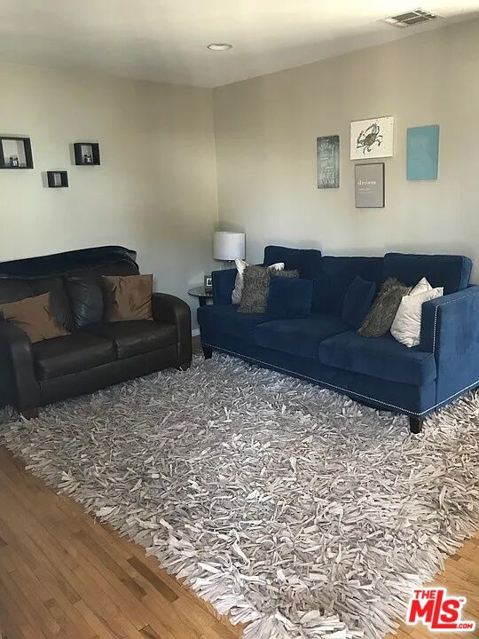 1372 W 36th Street, Los Angeles CA: https://media.crmls.org/mediaz/7994f7c9-a925-44a1-a79b-5af9437180a9.jpg
