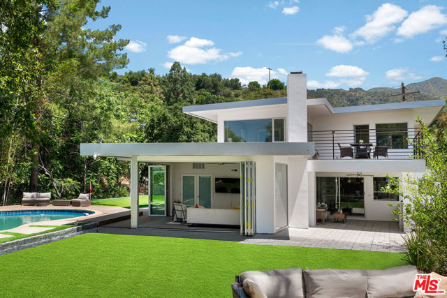 805 Norumbega Drive, Monrovia CA: https://media.crmls.org/mediaz/799503d4-6bb8-4df4-a98b-b459b8e192c2.jpg