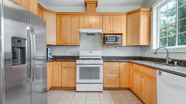 841 Geneva Avenue, San Francisco CA: https://media.crmls.org/mediaz/799514d9-8e59-4284-a8a7-e4395b1ed8f5.jpg