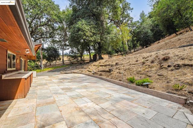 5201 Alhambra Valley Rd, Martinez CA: https://media.crmls.org/mediaz/7995575b-2aaf-432a-9b16-a928b70611be.jpg