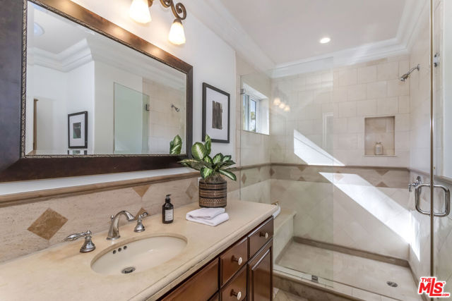 755 S Highland Avenue, Los Angeles CA: https://media.crmls.org/mediaz/7995e81c-d1b0-4e09-ae2c-5e47444524b6.jpg