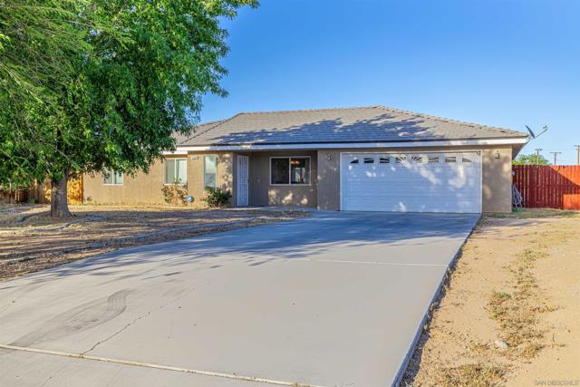 21540 Ives Dr, California City CA: https://media.crmls.org/mediaz/79960d59-cad0-48c5-8564-9749c67fde0b.jpg