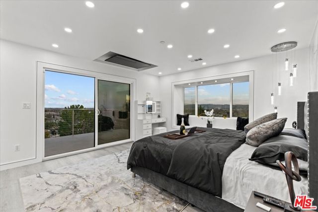 8600 Farralone Avenue, West Hills CA: https://media.crmls.org/mediaz/79961c67-6e6e-44fd-a62b-c3786d1529db.jpg