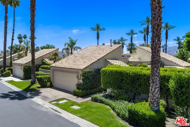 69385 Avenida De Las Montanas, Cathedral City CA: https://media.crmls.org/mediaz/7996dc94-8d83-4fc6-8f6e-8a8748e18996.jpg