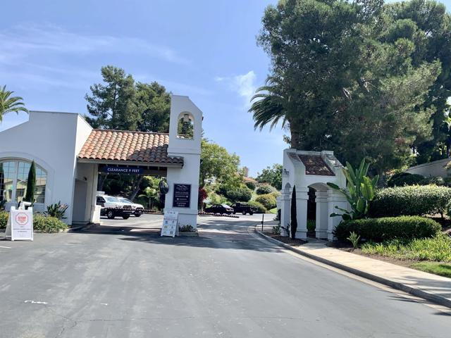 4052 Aeolia Way, Oceanside CA: https://media.crmls.org/mediaz/799700a3-2f21-41e8-8cdf-7f13cfdf23d4.jpg