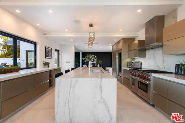 4338 Gayle Drive, Tarzana CA: https://media.crmls.org/mediaz/799819b3-d8de-4c30-a332-3b218d92cdef.jpg