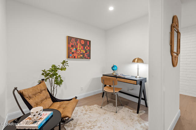 31652 Blue Meadow Lane, Westlake Village CA: https://media.crmls.org/mediaz/7998b93d-8017-45d2-9872-20c075a4acd2.jpg