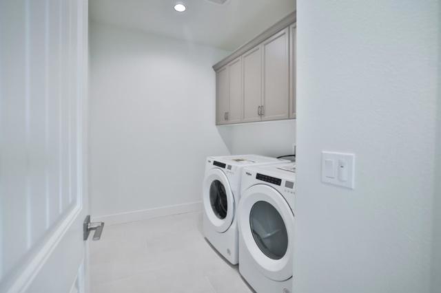 590 Santa Lucia Way, Marina CA: https://media.crmls.org/mediaz/799930c0-38fc-46b1-94f6-7f0fe4af90c4.jpg