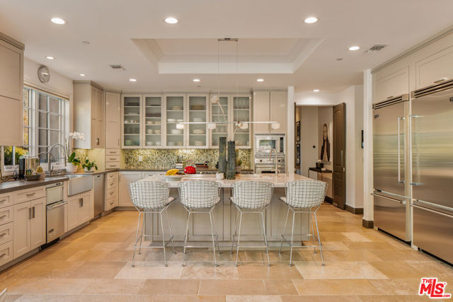 25029 Abercrombie Lane, Calabasas CA: https://media.crmls.org/mediaz/79995b1f-8335-40a7-b1d7-b6e487dd6685.jpg