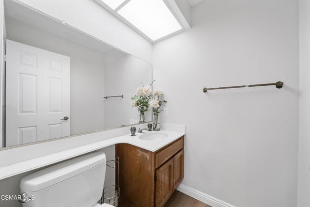 6755 Oak Springs Drive, Oak Park CA: https://media.crmls.org/mediaz/79998e08-761f-4a19-8340-9211a261339a.jpg
