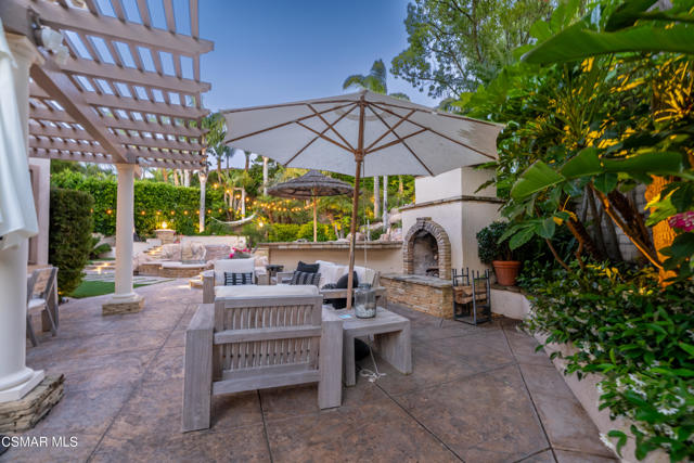 5302 Via Jacinto, Newbury Park CA: https://media.crmls.org/mediaz/79999dfe-6c8f-4e94-8307-0882066fbaf7.jpg