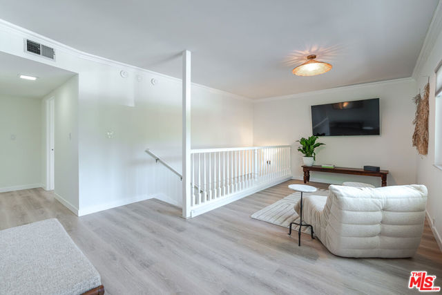 5056 Greenbush Avenue, Sherman Oaks CA: https://media.crmls.org/mediaz/7999fa80-2782-4dc4-a205-1b702ec00dd0.jpg