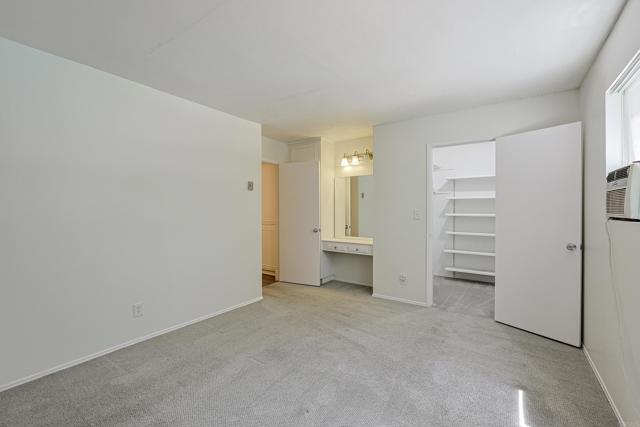 4800 Williamsburg Ln, La Mesa CA: https://media.crmls.org/mediaz/799a1d7f-8da5-4f8f-8a8b-3ebf4c52a44c.jpg