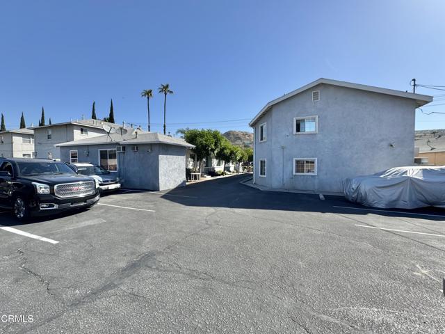 8425 Glenoaks Boulevard, Sun Valley CA: https://media.crmls.org/mediaz/799b6a1b-3d9b-4f68-80ea-40139522c15d.jpg