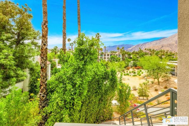 173 The riv, Palm Springs CA: https://media.crmls.org/mediaz/799b78fb-227f-48c8-b6e0-883bab30dafb.jpg