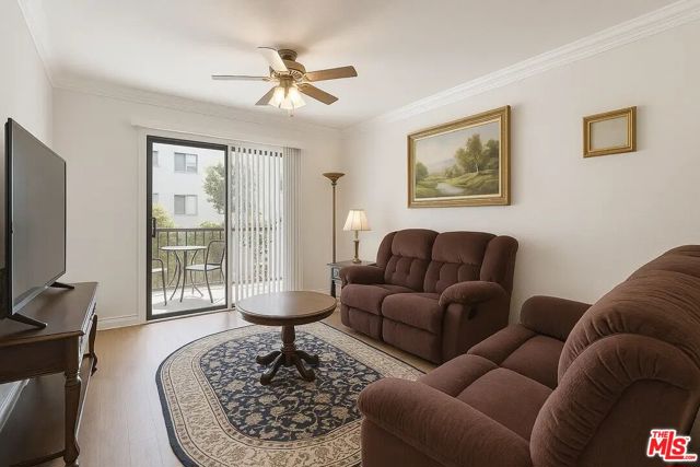 21620 Burbank Boulevard, Woodland Hills CA: https://media.crmls.org/mediaz/799bb3cf-931a-40eb-9b07-fe558ca58393.jpg