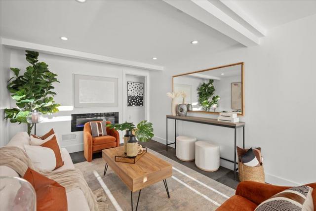 865 Somerset Court, San Carlos CA: https://media.crmls.org/mediaz/799c3b08-d6b0-48a3-89dd-2a91f2fe381e.jpg