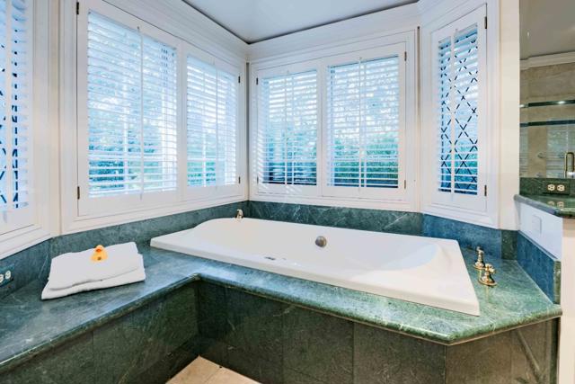 Image 21 of 42 For 10410 Loyola Drive