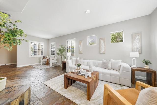 1029 Vista Oak Place, Chula Vista CA: https://media.crmls.org/mediaz/799cb2e4-c3ff-4453-a131-3f2ab5bedb23.jpg