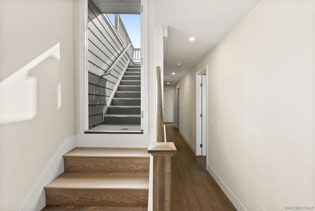 249 Playa Del Norte, La Jolla CA: https://media.crmls.org/mediaz/799cf4e8-62bf-44dc-a80f-2033ebd55fe6.jpg