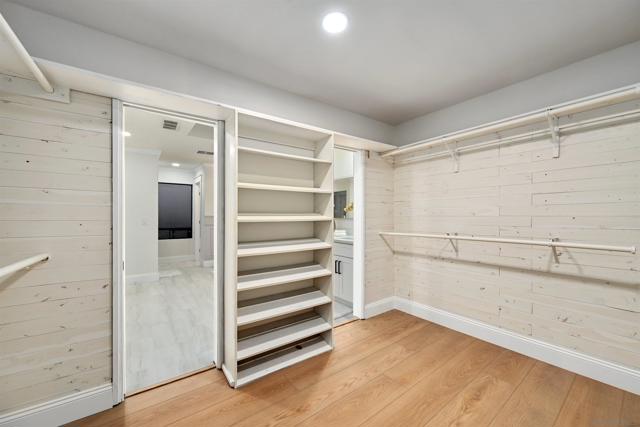 4367 Summit Dr, La Mesa CA: https://media.crmls.org/mediaz/799cfeba-4a10-4e87-8097-6c286087bf5e.jpg
