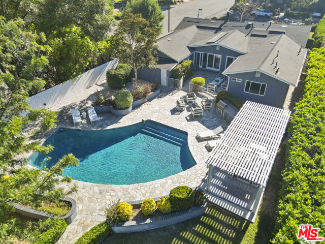 6002 Jumilla Avenue, Woodland Hills CA: https://media.crmls.org/mediaz/799d391c-61ad-4593-9956-b52bf75db31b.jpg