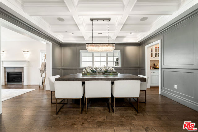 4469 Stern Avenue, Sherman Oaks CA: https://media.crmls.org/mediaz/799d3efc-ee4b-4a4b-9f65-f8fbd92ce9e8.jpg