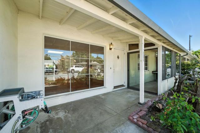 3920 Oneill Drive, San Mateo CA: https://media.crmls.org/mediaz/799d9cbf-d2ee-4786-bbd3-3716ad3c9e77.jpg