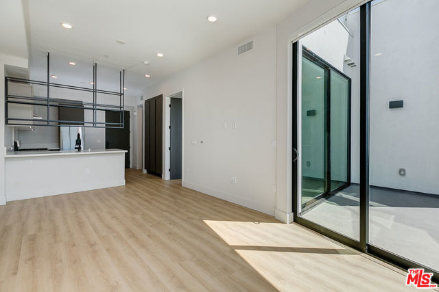 3833 Dunn, Culver City CA: https://media.crmls.org/mediaz/799e3c2c-0735-45e1-b437-53e3c8e74749.jpg