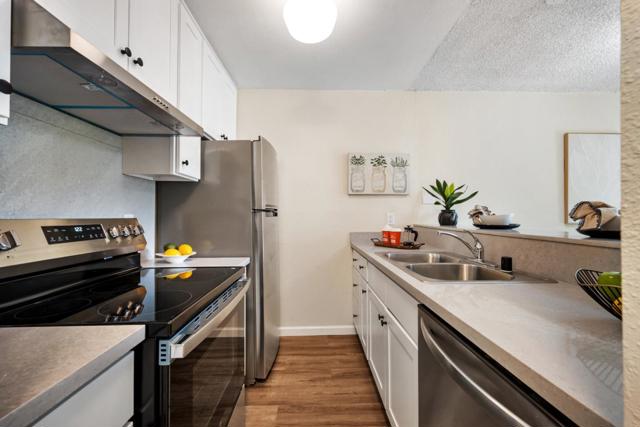 368 Imperial Way, Daly City CA: https://media.crmls.org/mediaz/799e8482-e5d3-4951-a8be-a8108d298cc7.jpg