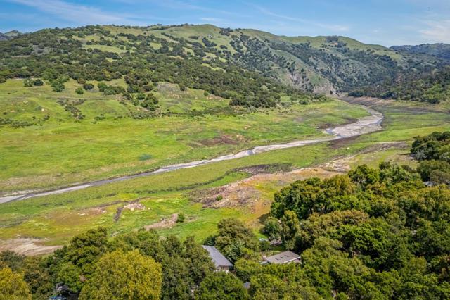 17480 Hoot Owl Way, Morgan Hill CA: https://media.crmls.org/mediaz/799e8f50-3116-484e-9806-8c936d93907a.jpg