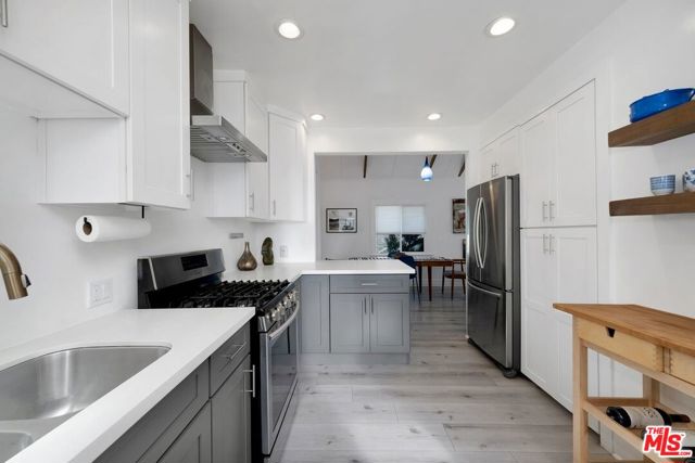 1631 Champlain Terrace, Los Angeles CA: https://media.crmls.org/mediaz/799e9ecc-ce87-47ba-a2b1-d6d4ce712290.jpg