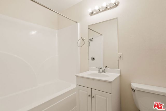 21925 Belshire Avenue, Hawaiian Gardens CA: https://media.crmls.org/mediaz/799ed231-a422-4919-abdc-f5a70326c7d4.jpg