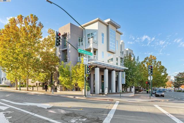 1655 N California Blvd, Walnut Creek CA: https://media.crmls.org/mediaz/799ed325-75bb-4bb3-8578-e1bebb937717.jpg