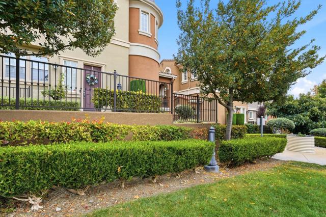 568 Altino Boulevard, San Jose CA: https://media.crmls.org/mediaz/799f3f32-171f-49b6-a0f0-faca91f86a69.jpg