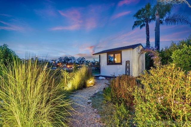 350 Punta Baja Dr, Solana Beach CA: https://media.crmls.org/mediaz/799f8ebd-0471-4a4c-94e0-cbcee4ab8691.jpg