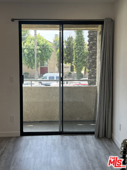 19009 Sherman Way, Reseda CA: https://media.crmls.org/mediaz/79a082da-0c22-4658-a923-9e808a08066a.jpg