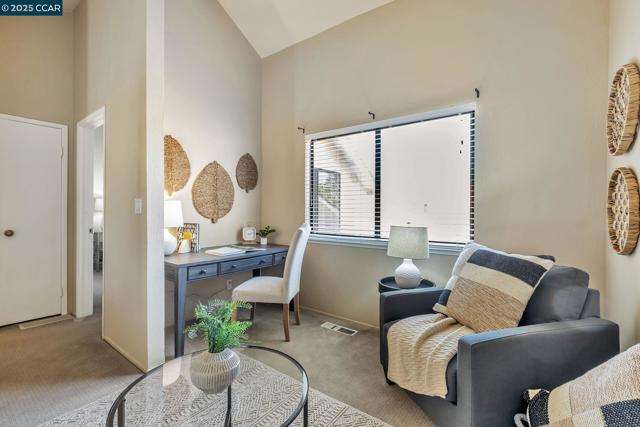 102 Northcreek Cir, Walnut Creek CA: https://media.crmls.org/mediaz/79a11904-35d6-4bbc-82bc-b28823d96820.jpg