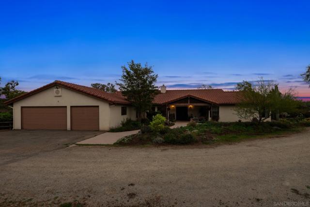 20119 Para Siempre Vista, Ramona CA: https://media.crmls.org/mediaz/79a1372a-7d78-47f6-9cb9-4db34a52457e.jpg