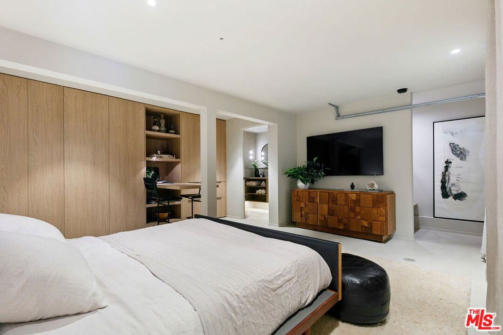 MLS #26847389 image #33