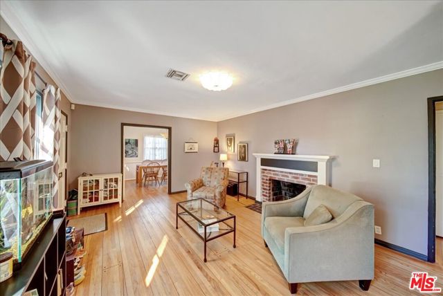 5444 Agnes Avenue photo 4