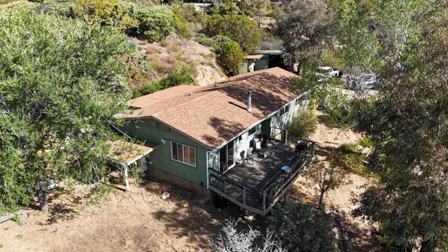 38281 Western Hills Drive, Anza CA: https://media.crmls.org/mediaz/79a1eb81-edcc-4219-94b2-0e1812a87518.jpg