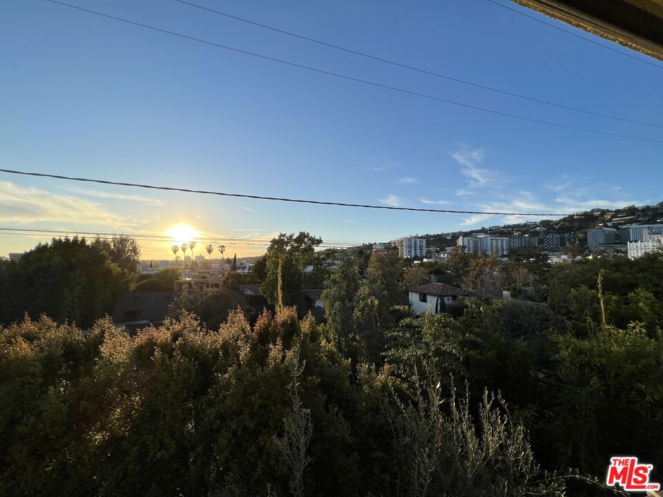 949 N Kings Road #314
