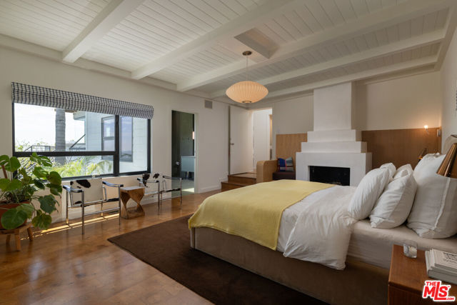 3 Bed Home for Sale in Los Angeles, California