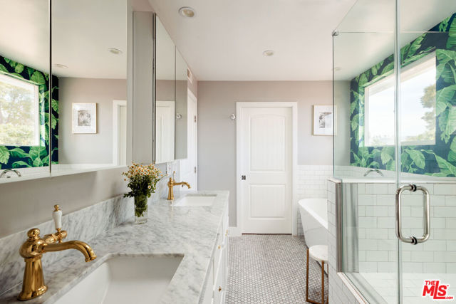 3739 Barry Avenue, Los Angeles CA: https://media.crmls.org/mediaz/79a43697-301e-4b17-b025-80a54834792f.jpg