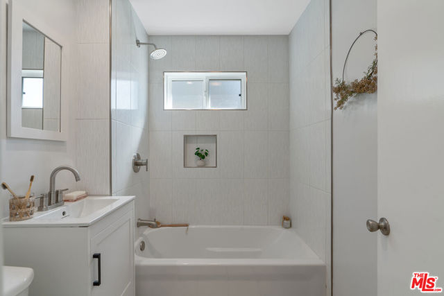 property-img