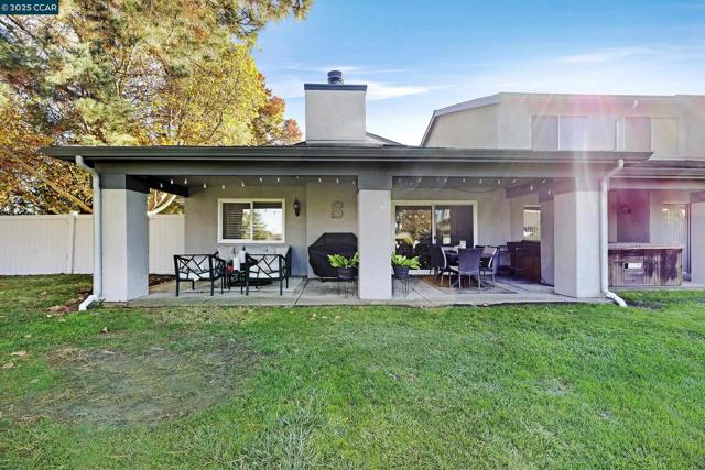 3716 Mesa Vista Dr, San Ramon CA: https://media.crmls.org/mediaz/79a479b9-5c7e-432a-adce-821957f63ef2.jpg