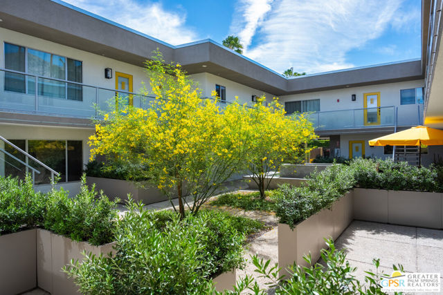 588 E San Lorenzo Road #204, Palm Springs, CA 92264