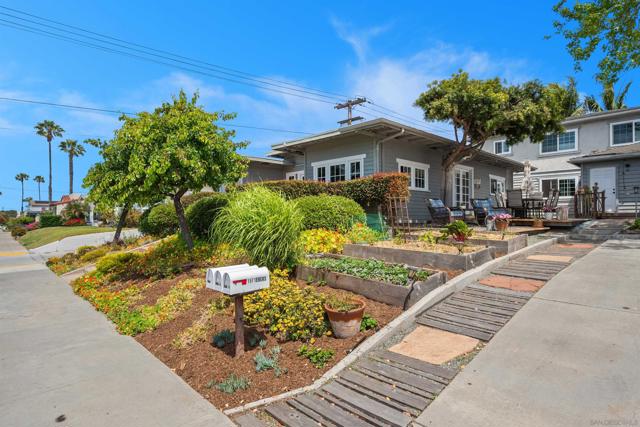 1971 Ebers Street, San Diego CA: https://media.crmls.org/mediaz/79a59a57-ef87-4fcb-b1bb-fb488092c7a0.jpg