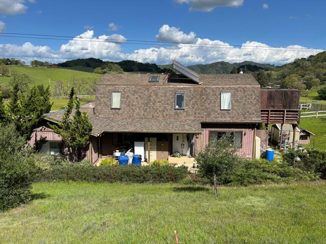 5390 Little Uvas Road, Morgan Hill CA: https://media.crmls.org/mediaz/79a6129b-6545-4af0-9824-b743f7ad614c.jpg